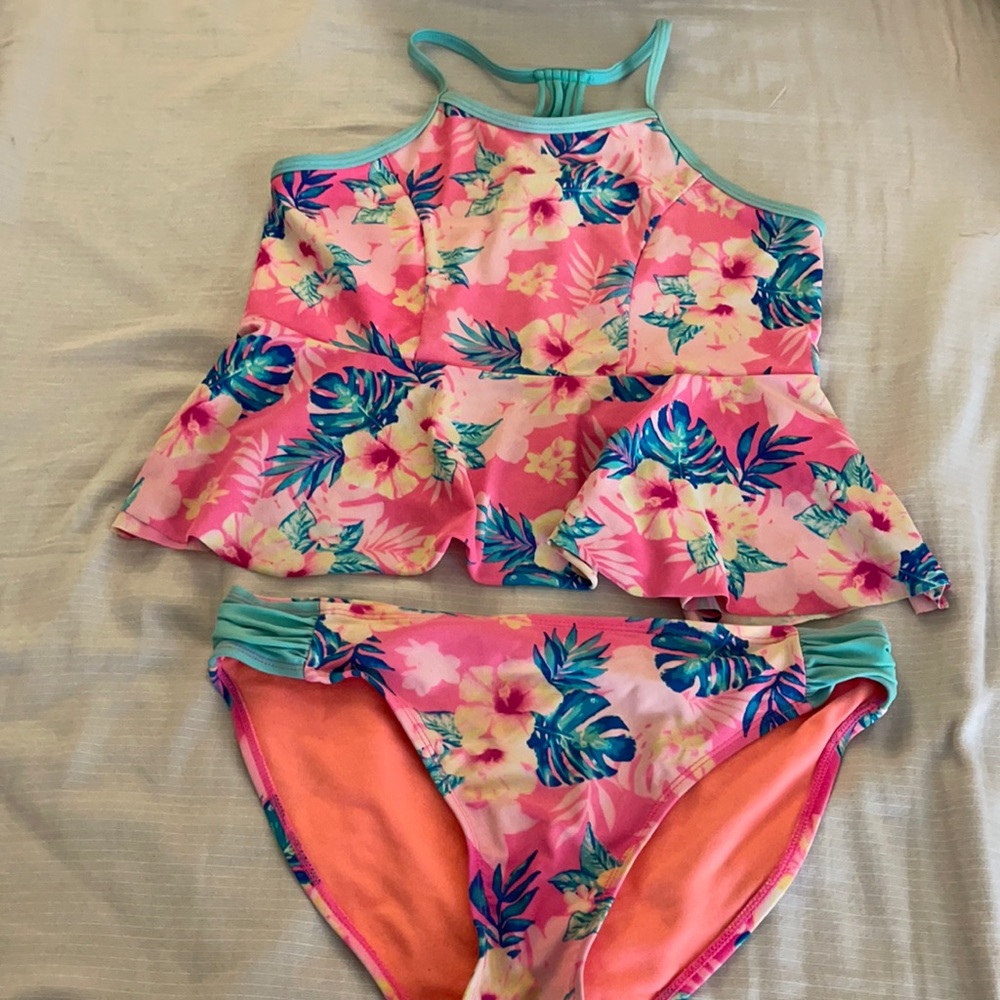 Breaking waves swimming suit